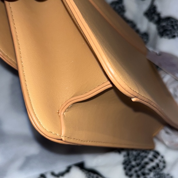 Pixie Mood Zoe Crossbody Bag Purse in Honey and a FREE flower keychain - Picture 13 of 14